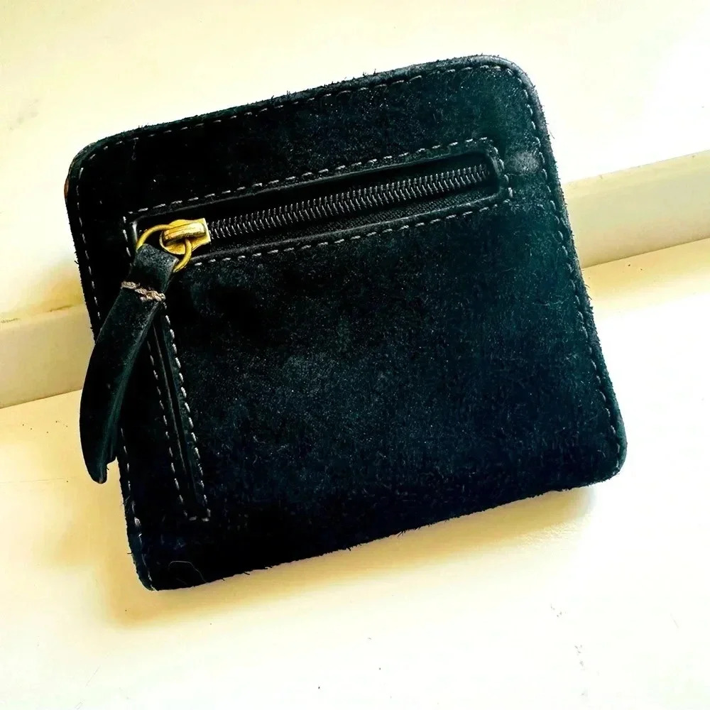 Fossil Small Bi-Fold Wallet - image 2